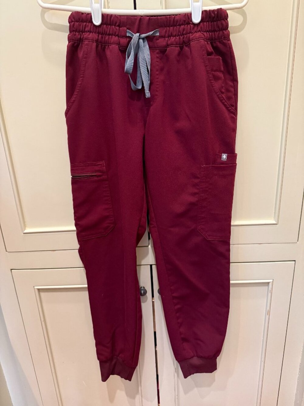 FIGS! THe best in Scrubs Maroon Size XXS Petite